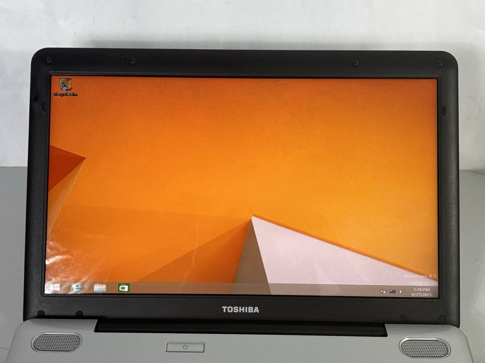 Toshiba Satellite L505 Laptop AMD Athlon II Dual-Core Windows 8 *READ