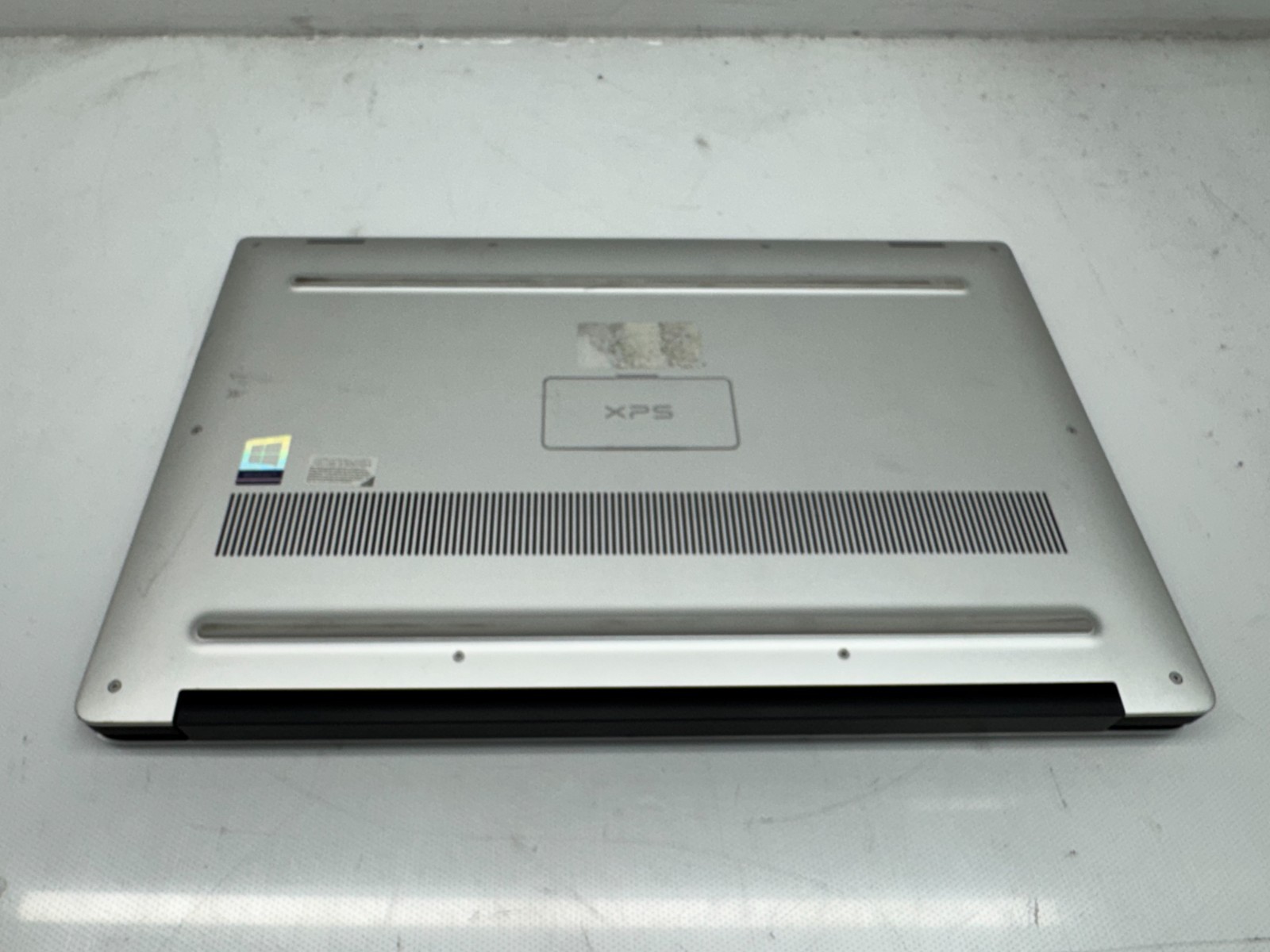 Dell XPS 15 7590 Laptop i9-9980HK@2.4GHz 32GB 1TB GTX 1650 Win11 w/AC *READ*