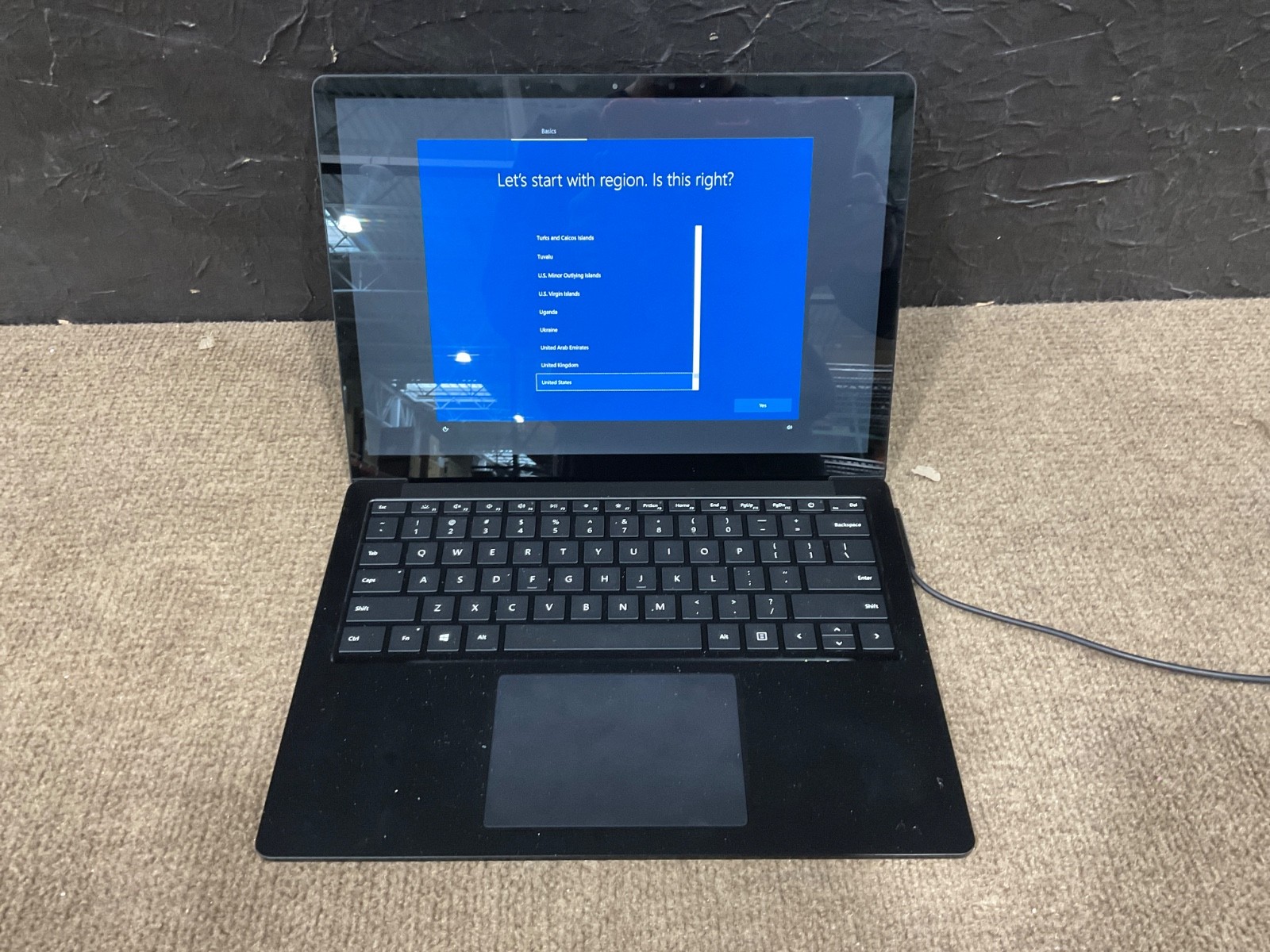 Microsoft Surface Laptop 4 i7-1185G7 16GB 256GB 13.5 Win10Pro •DEAD BATTERY•