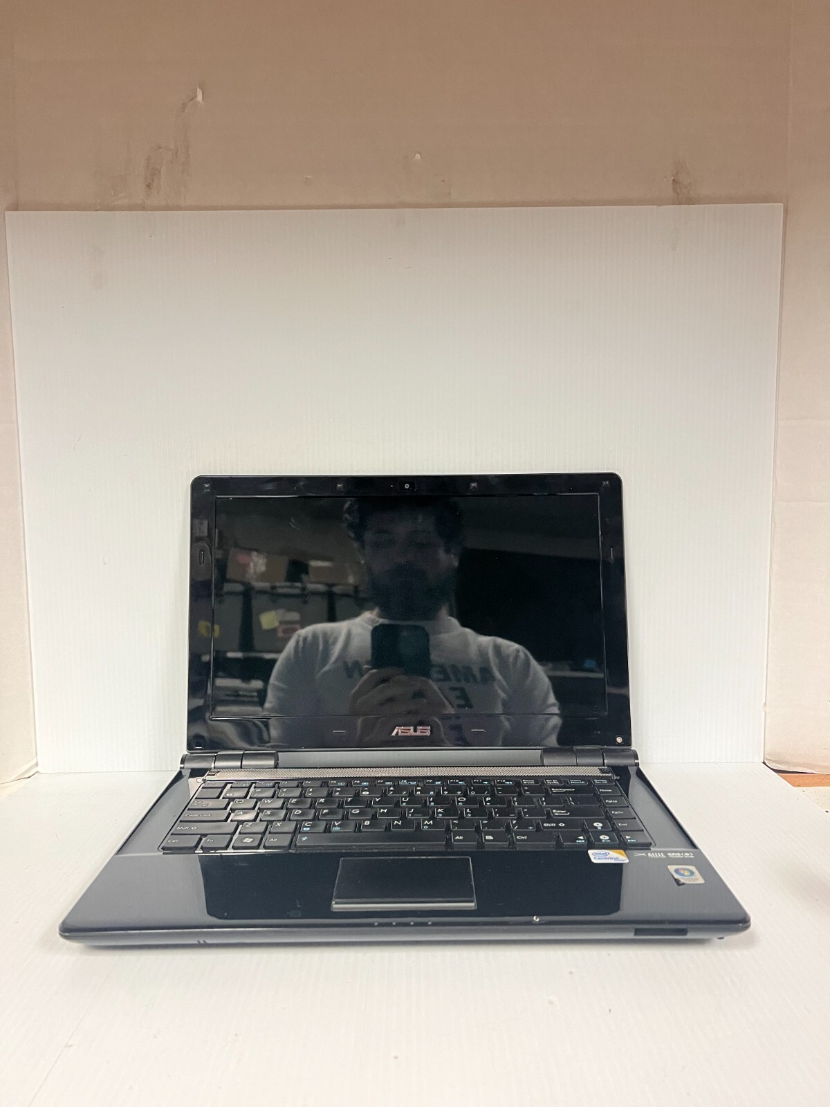 ASUS U81A 14″ Laptop, intel centrino, No RAM, No HDD