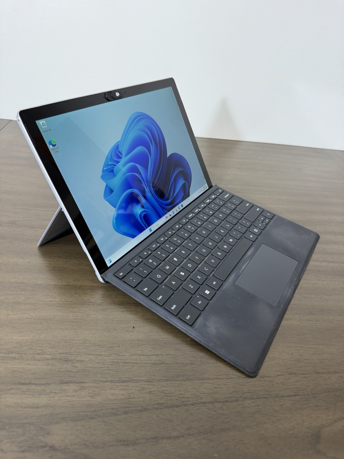 Microsoft Surface Pro (5th Gen) Intel Core i7-7660U 512GB SSD 16GB Ram