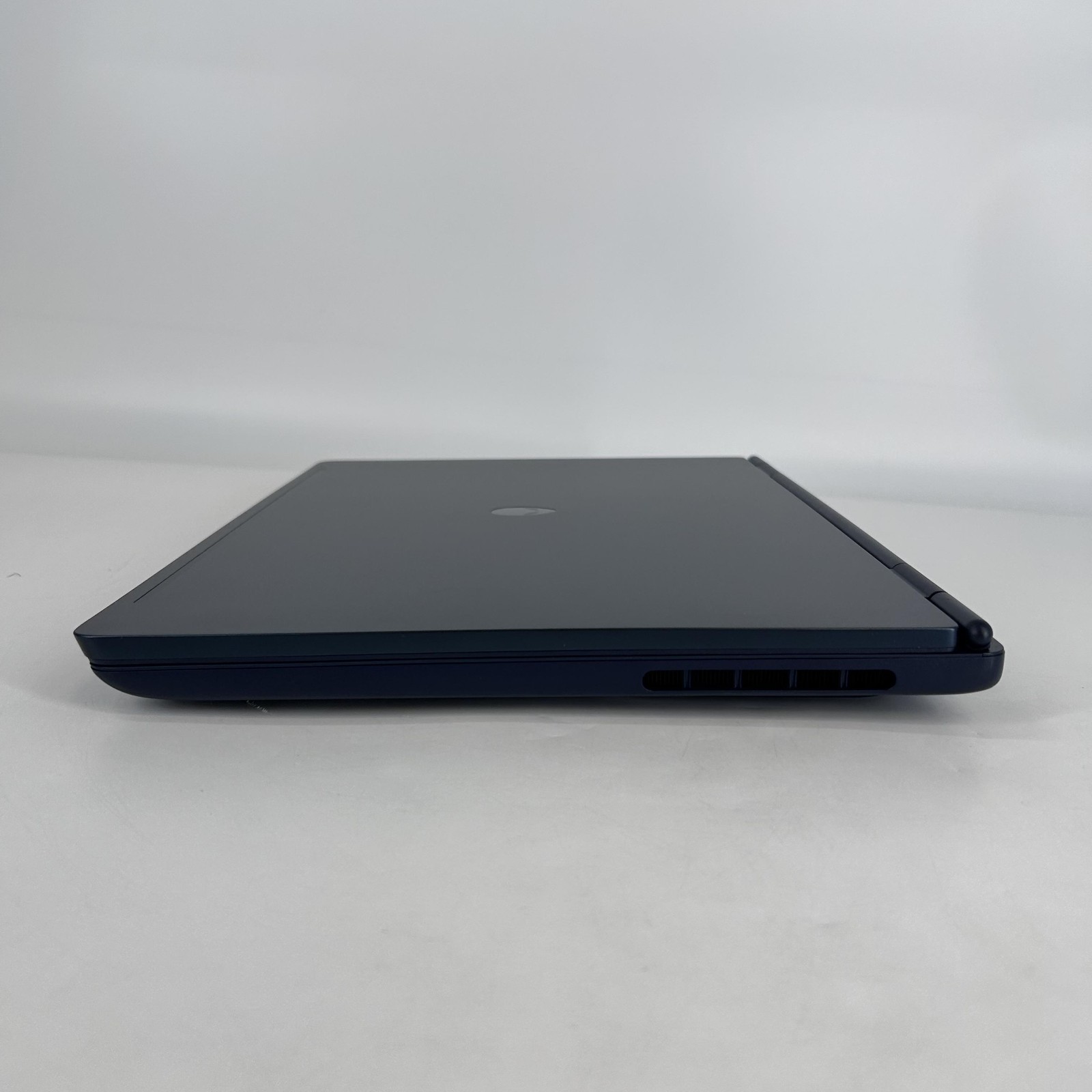 Dell Alienware 16 Aurora 120Hz QHD+ 2.5 GHz Intel Core 7 240H 16GB 1TB RTX 5050