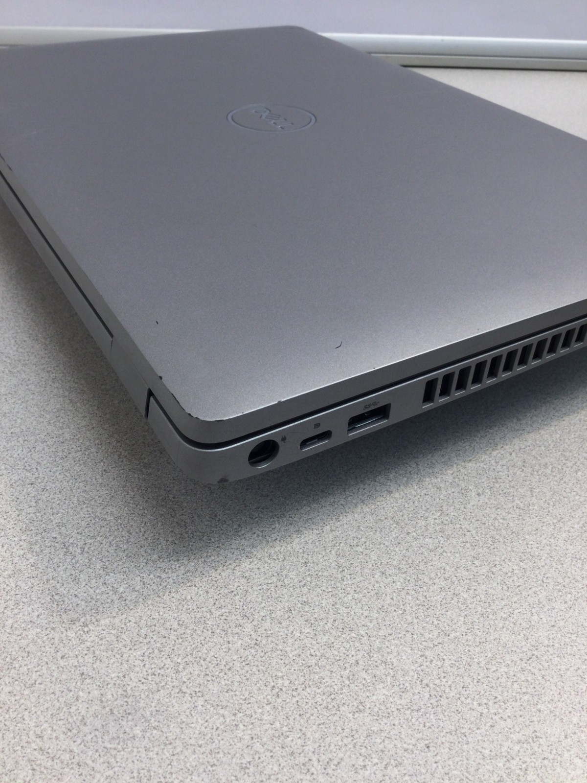 Dell Precision 3550 15.6″ CORE i5-10310U 16GB Ram 128GB SSD 1.70GHZ Win 11 Pro
