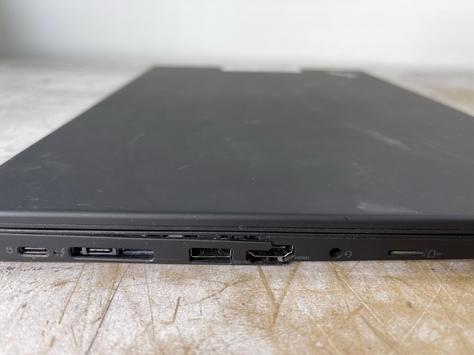 LENOVO THINKPAD T590 i7-8565U @ 1.80GHz, 16GB RAM, NO HDD/OS – (FOR PARTS)