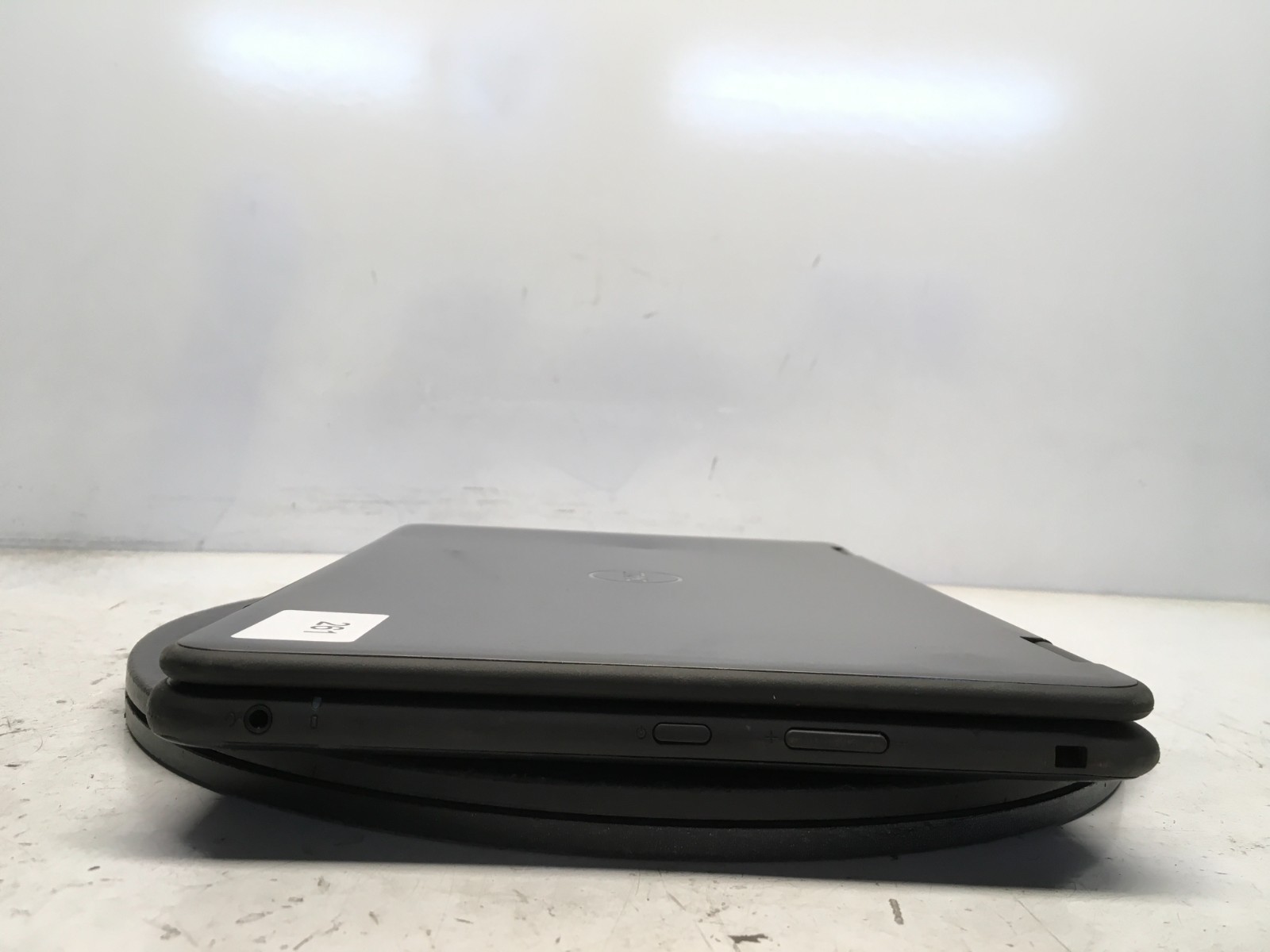 Dell Latitude 3190 2-In-1 Intel Pentium Silver N5000 1.1GHz 4 GB NO HDD