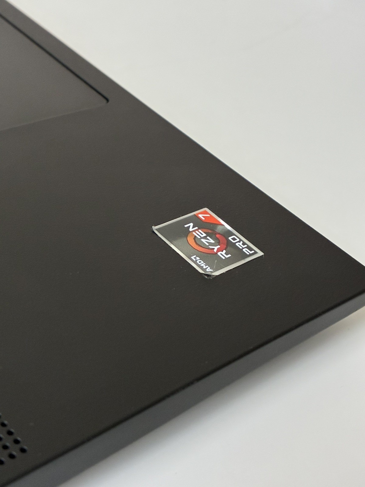 Lenovo ThinkPad P14s Gen 5 AMD Ryzen 7 PRO 8840HS 32GB 1TB – Factory Warranty!