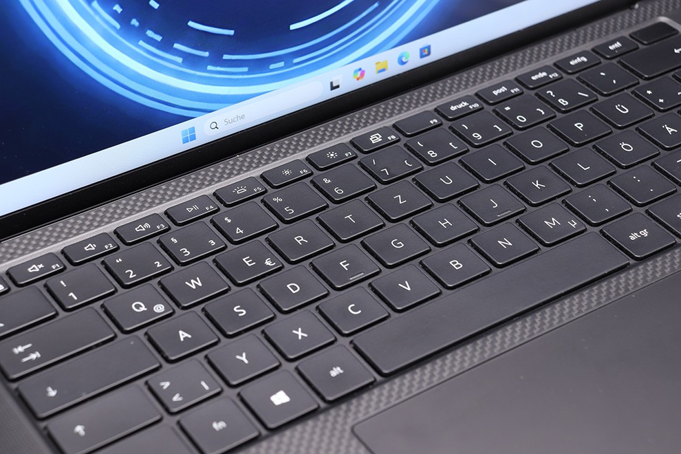 Dell XPS 15 9510 // Intel Core i7-11800H, RTX 3050 Ti, 16GB RAM, 512GB SSD