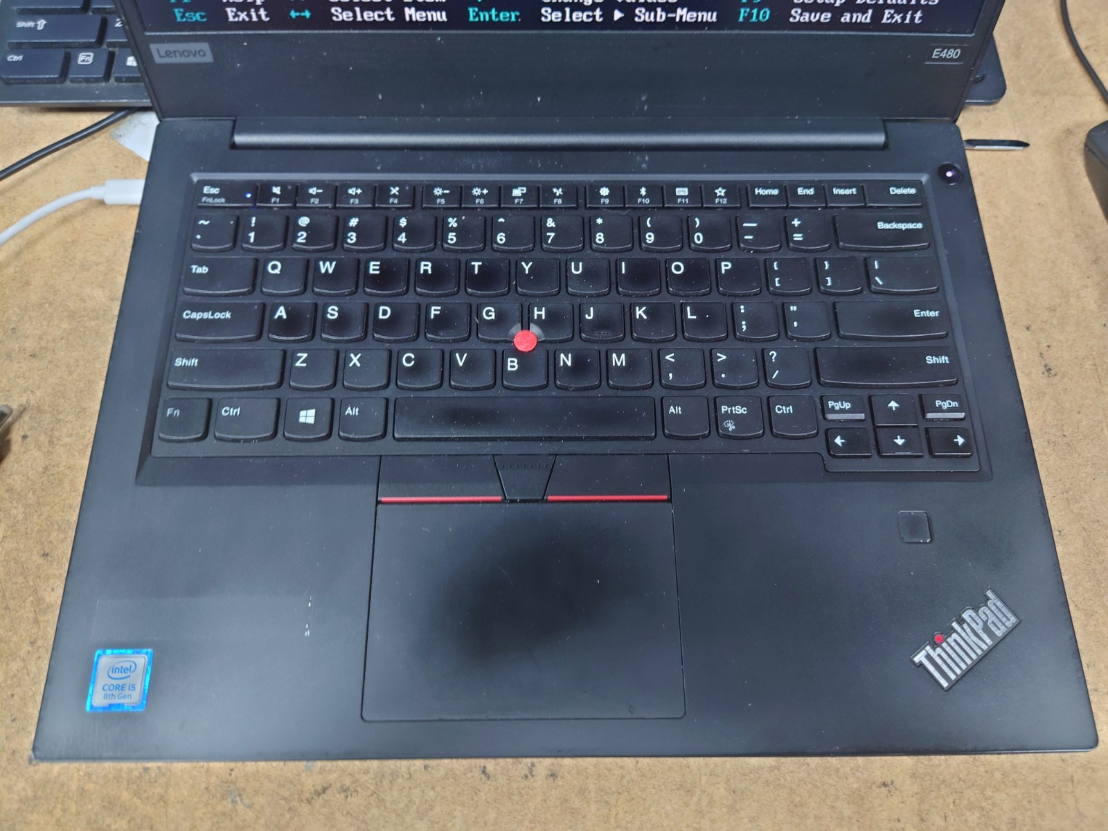 Lenovo ThinkPad E480 14″ FHD i5-8250U 8GB 256GB SSD No OS