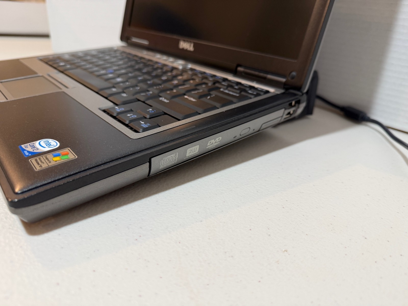 Dell D620 Laptop | Win XP Pro | 500GB SSD | 4GB RAM | Docking Station | WiFi