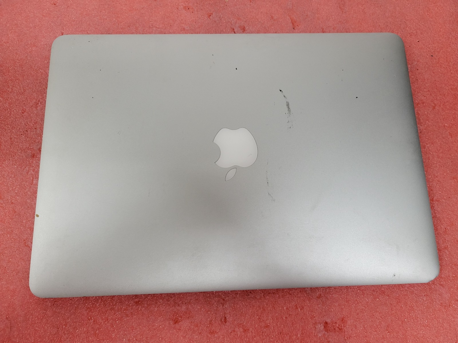 Apple MacBook Air 2015 A1466 13″ i7-5650U 4GB RAM 256GB SSD *Read* | C1066