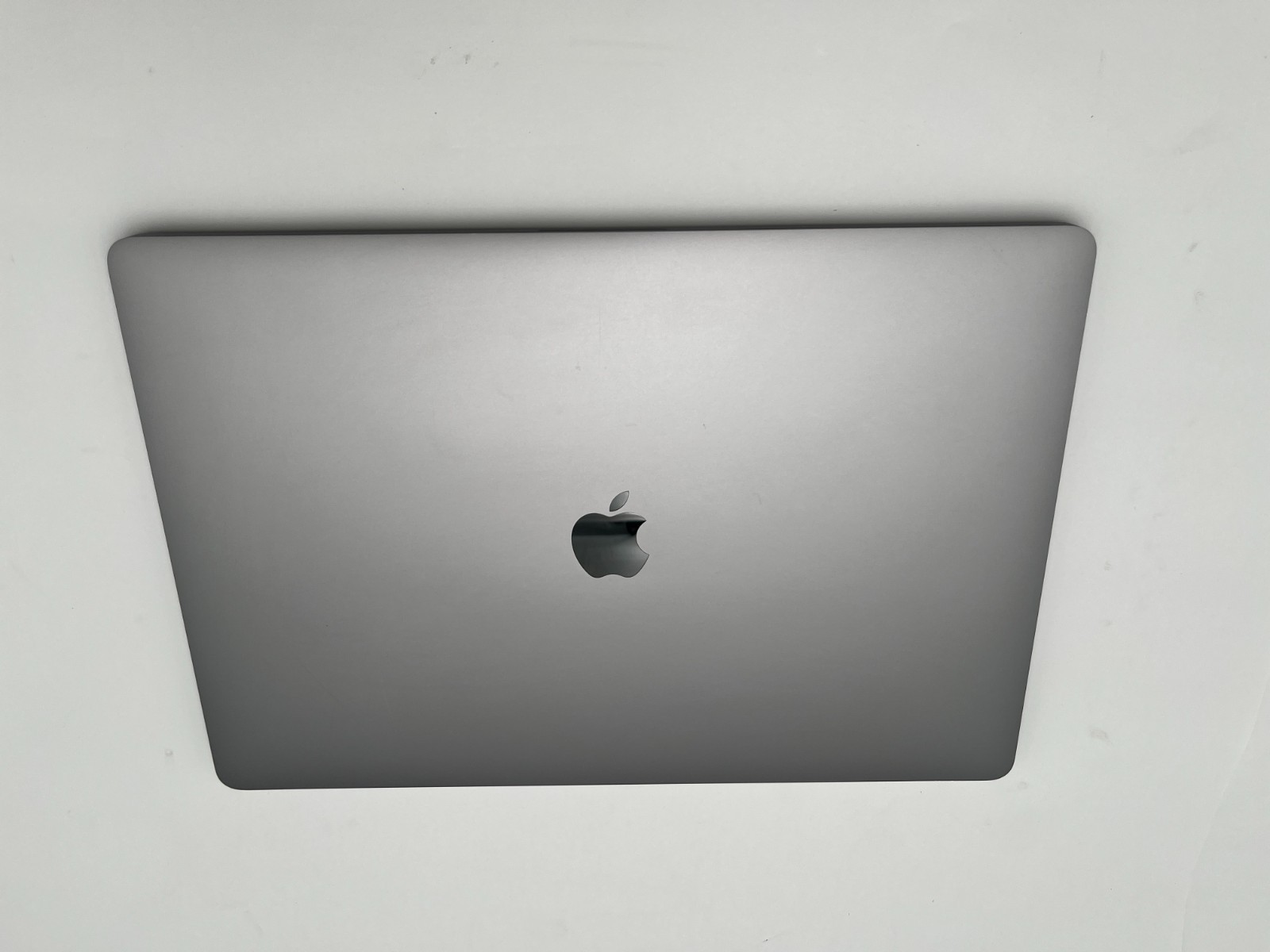 APPLE A2141 16″ MACBOOK PRO 2019 CORE i7-9750H@ 2.6 GHz 16GB 500 TAHOE CRK BEZEL