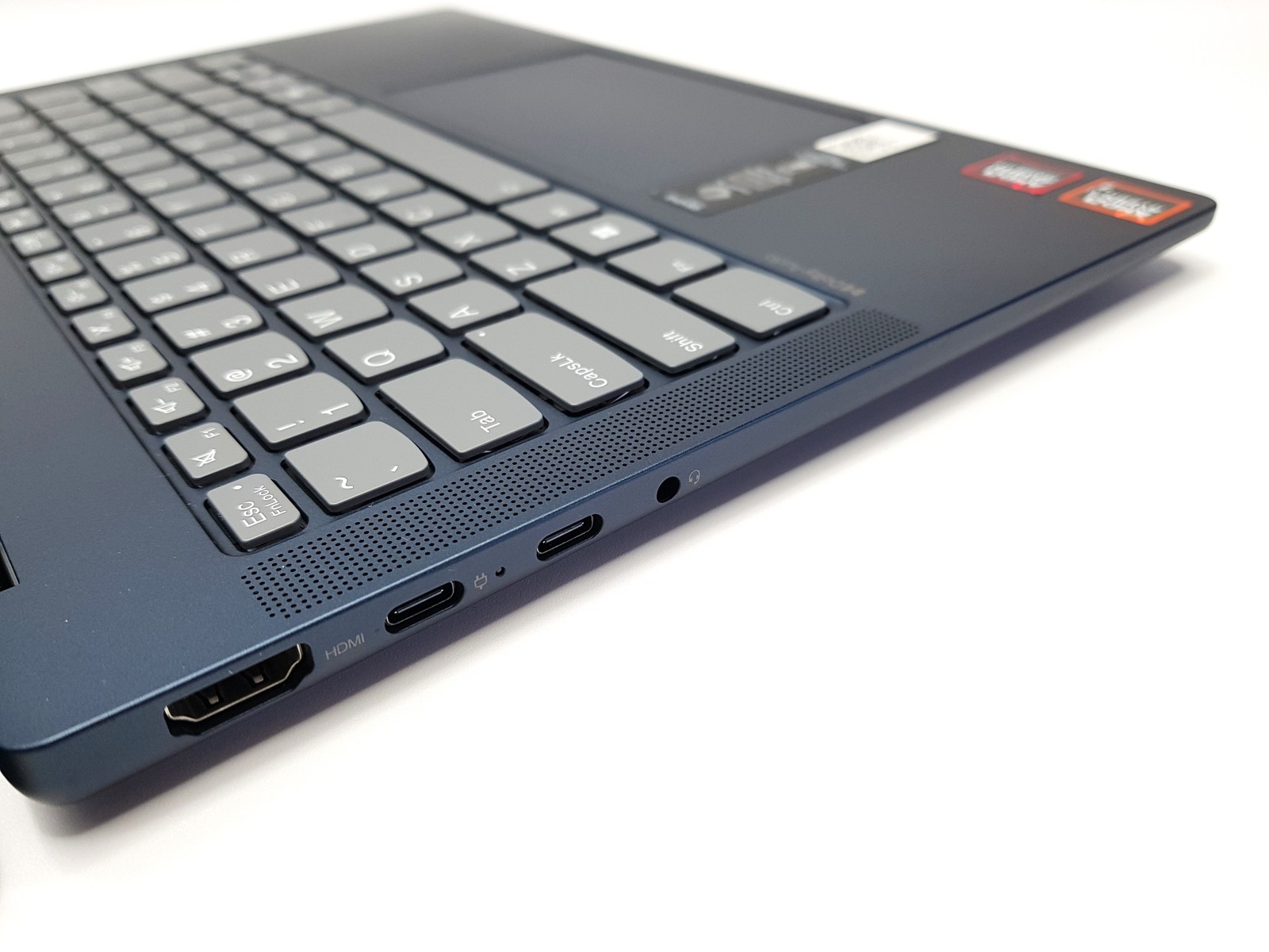 Lenovo Ideapad 5 2-in-1 14″ Ryzen Ai 7 350 16GB RAM 1TB SSD Radeon 860M W11 Wrty