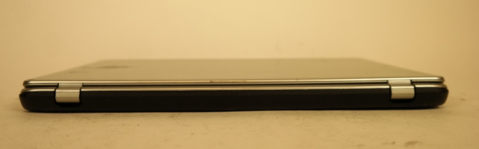 Acer Aspire V5 15.6″ AMD A6 Quad Core – No RAM – No HDD – Bad Battery – Untested