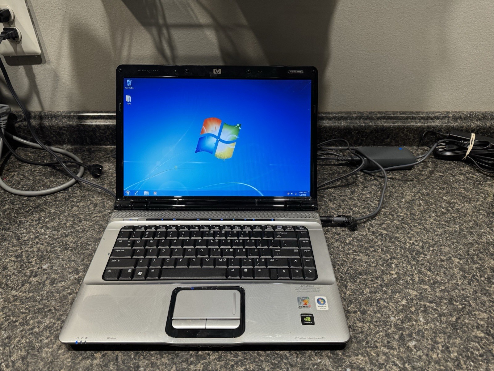 HP Pavilion DV6000 Laptop AMD Turion X2 TL-50 1.6GHz 2gb RAM 120gb HDD Windows 7