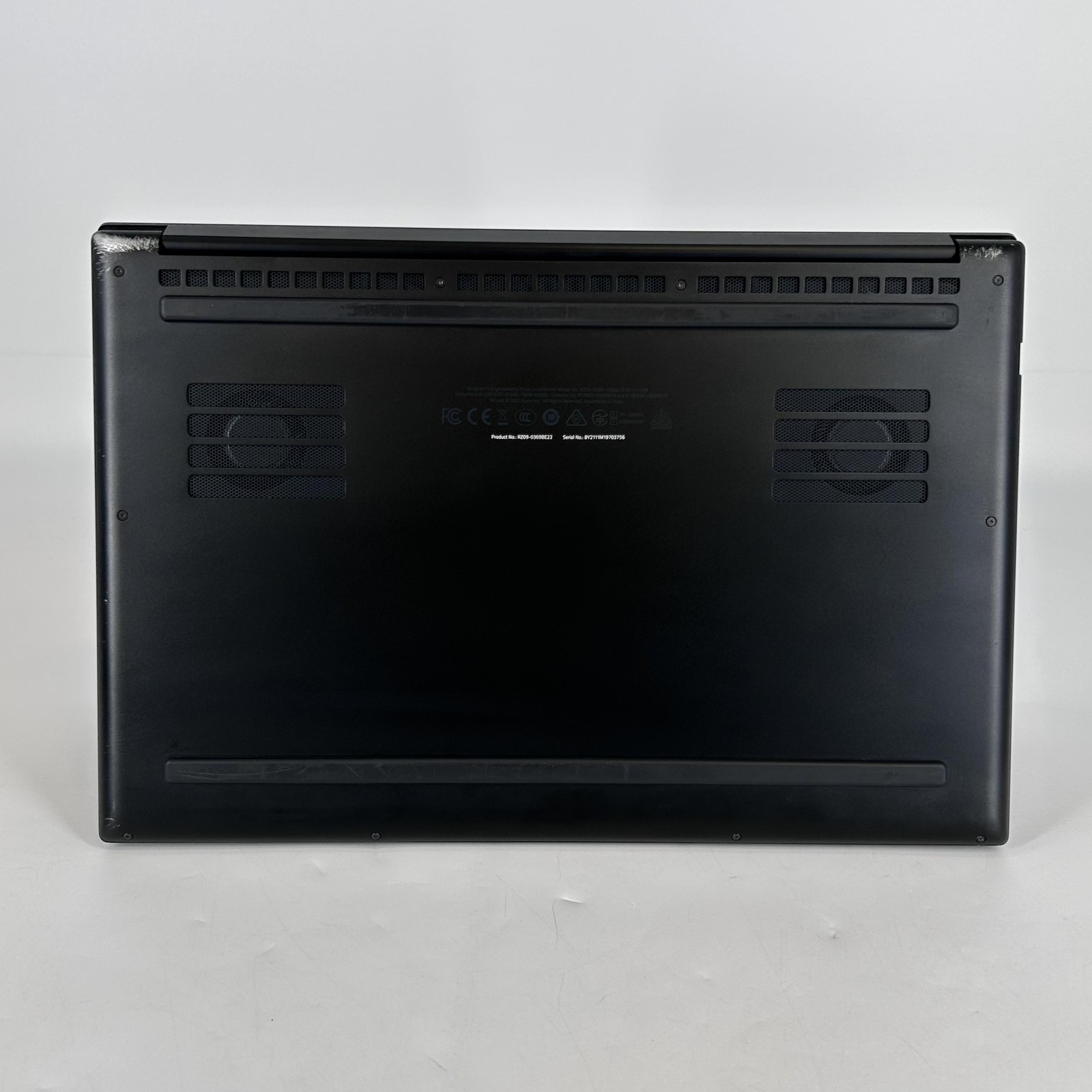 Razer Blade 15 Base 144Hz FHD i7-10750H 2.6GHz 16GB 512GB SSD RTX 3070 Very Good