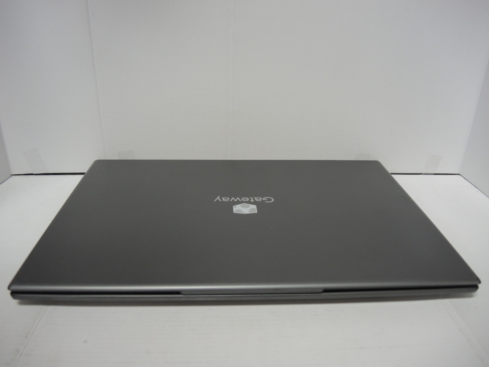 Gateway 15.6″ Ultra Slim Notebook [DEAD / PARTS ONLY / NON-FUNCTIONAL]
