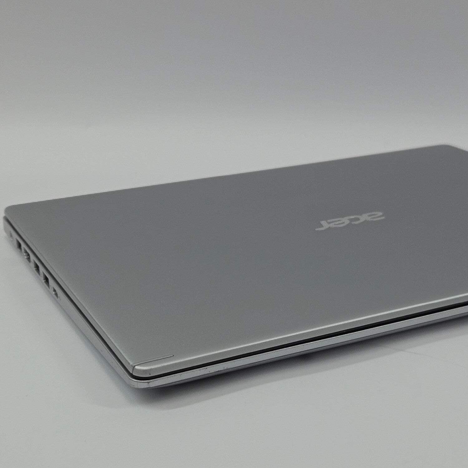 Acer Aspire 5 A515-46 15.6″ Ryzen 7 3700U 2.3GHz 8GB RAM 256GB SSD