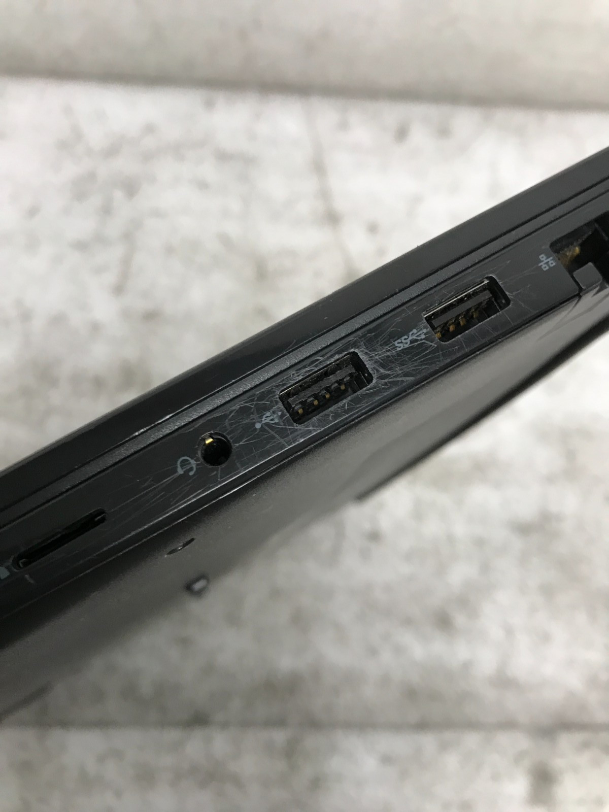 Dell Latitude 3420 / Intel Core i5-1135G7 1.40GHz / 8GB RAM / No SSD