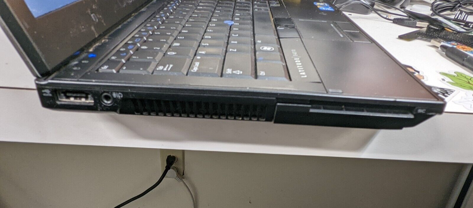 Dell Latitude E4310 13.3″ i5 M540 2.53GHz 4GB DDR3 No HDD for Parts/Repair
