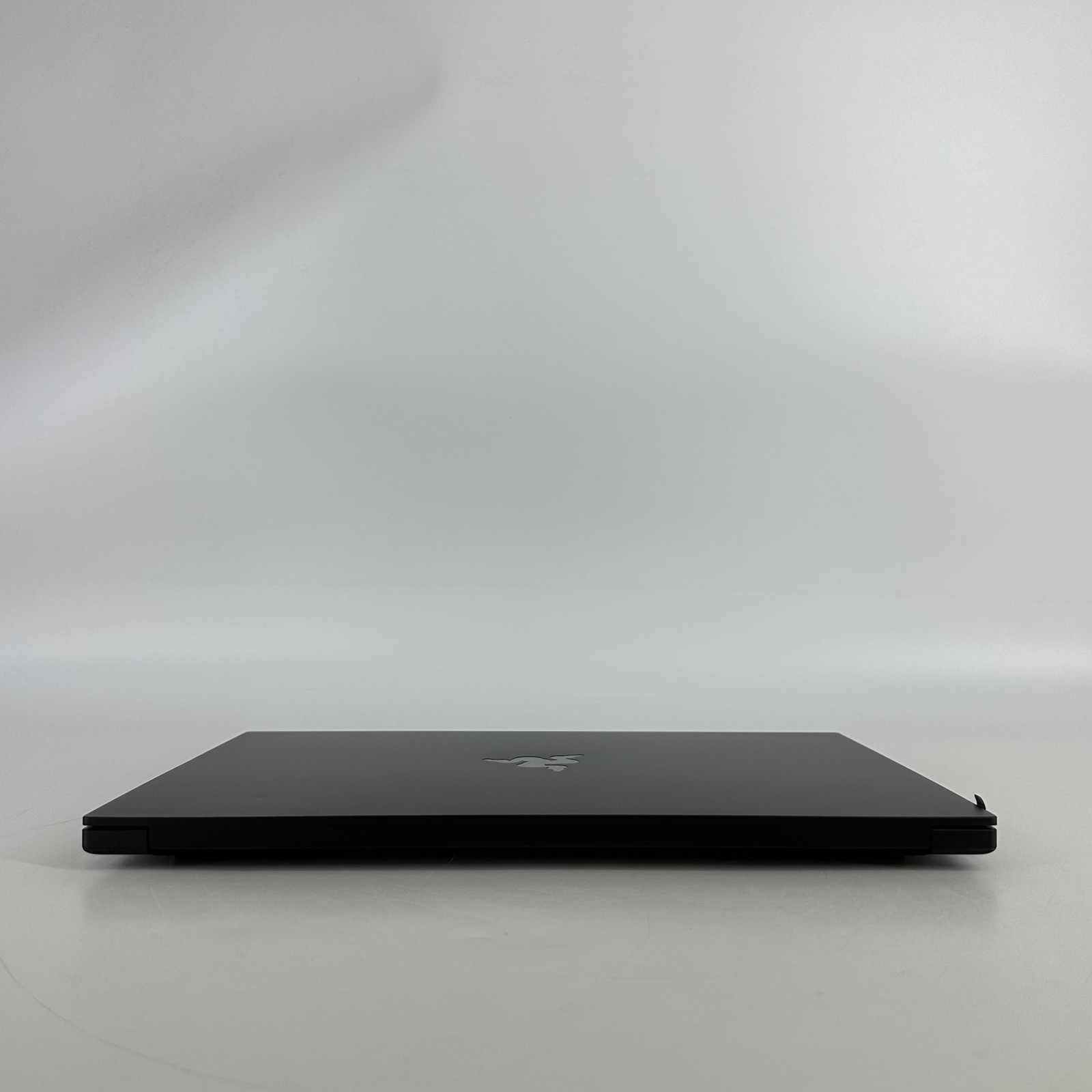 Razer Blade 16 240Hz QHD+ 2.0 GHz Ryzen AI 9 365 32GB 1TB SSD RTX 5070 Very Good