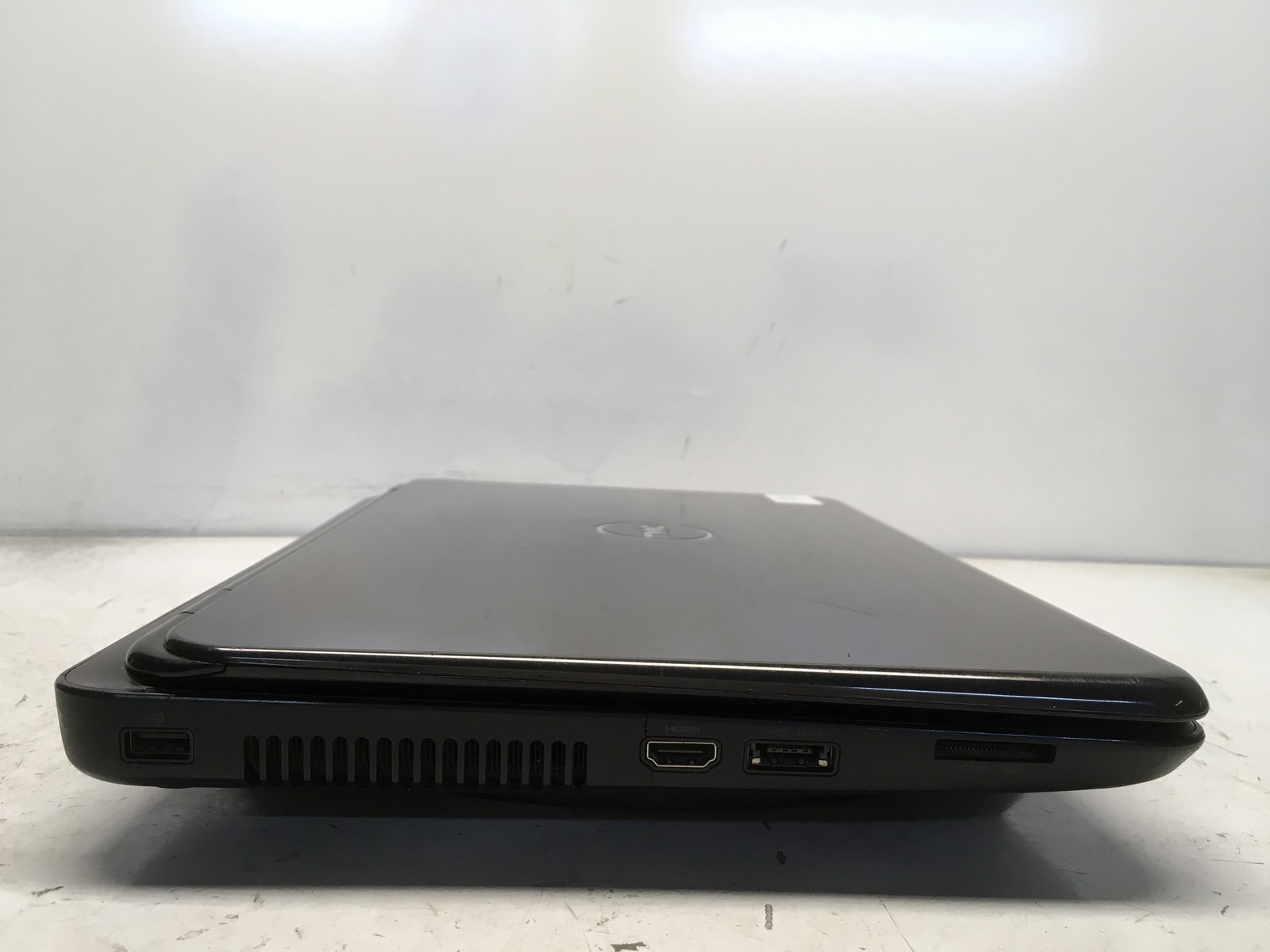 Dell Inspiron N5110 Intel i5-2430M 2.4GHz 6 GB NO HDD No Batt