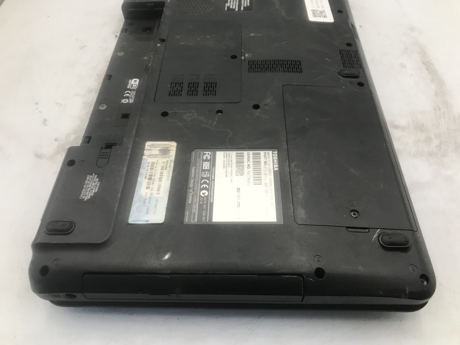 TOSHIBA SATELLITE C655D S5209 – BOOTS TO BIOS – AMD E 350 – NO RAM -READ DESC-BB