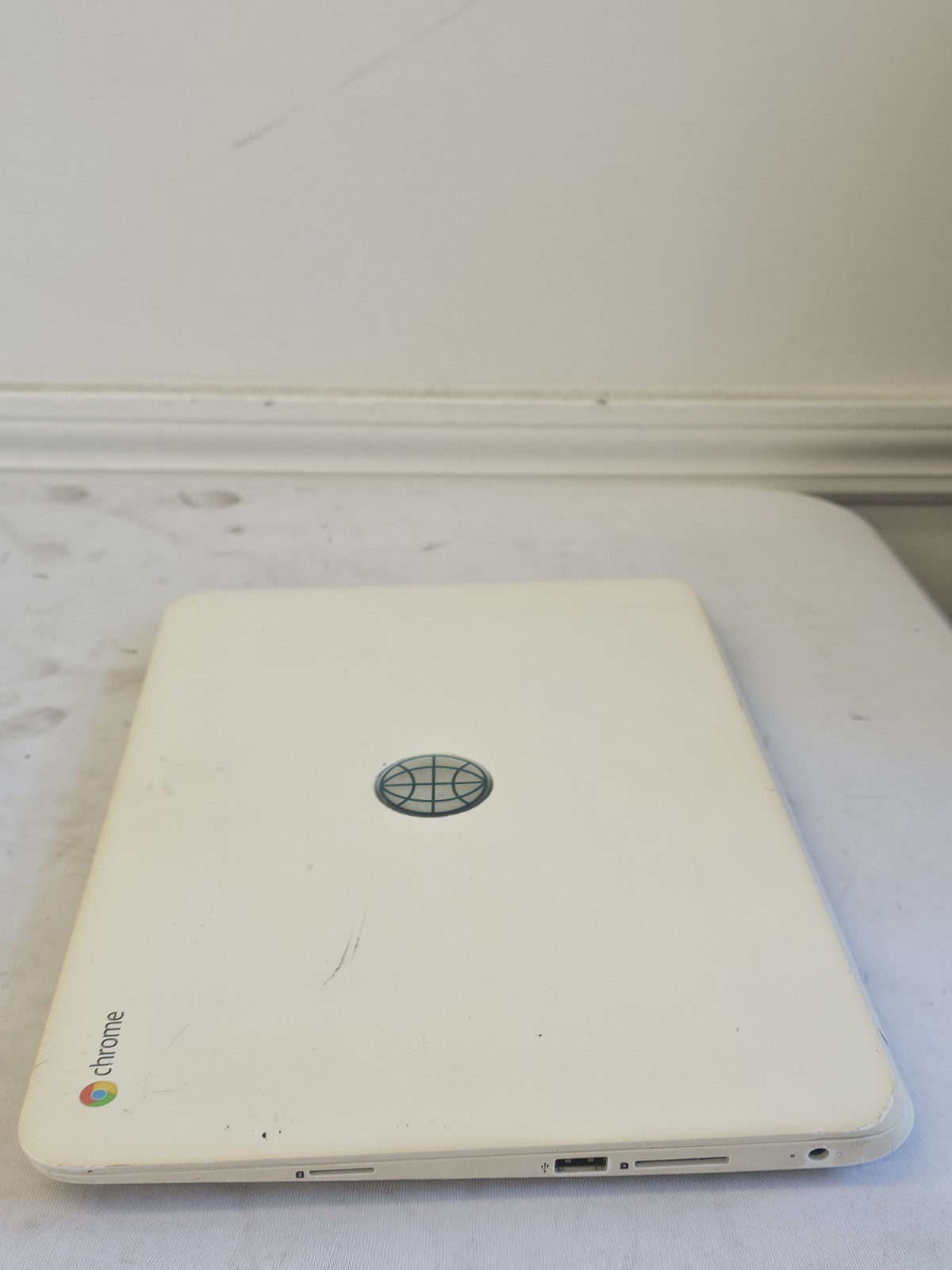 HP Chromebook 14-q063cl Laptop – Intel Celeron 2955u – 4GB RAM – 16GB SSD – READ
