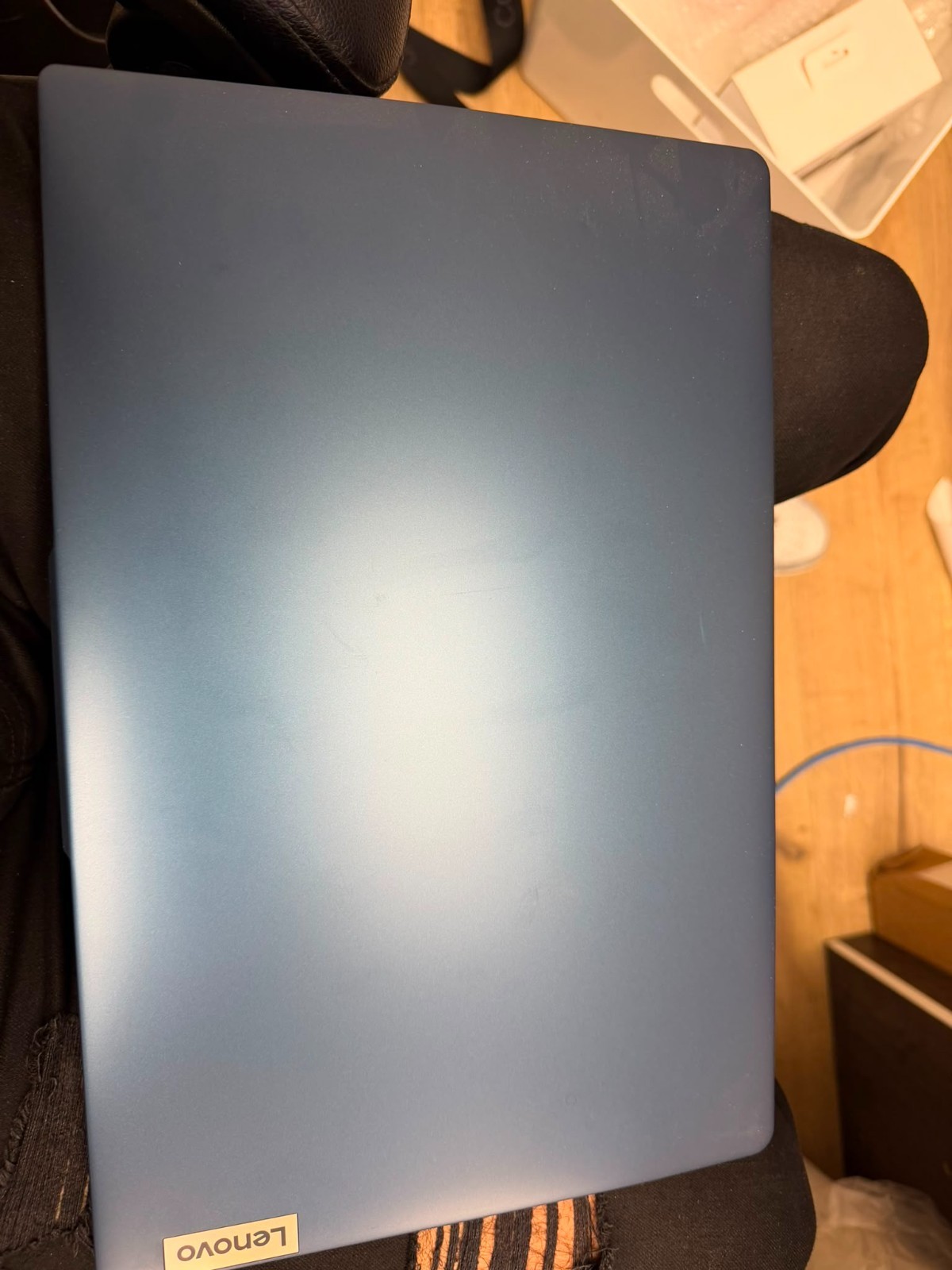 Lenovo IdeaPad Slim 3 15.6″ AMD Ryzen 3 7320U/8GB/512GB **Read Ad**