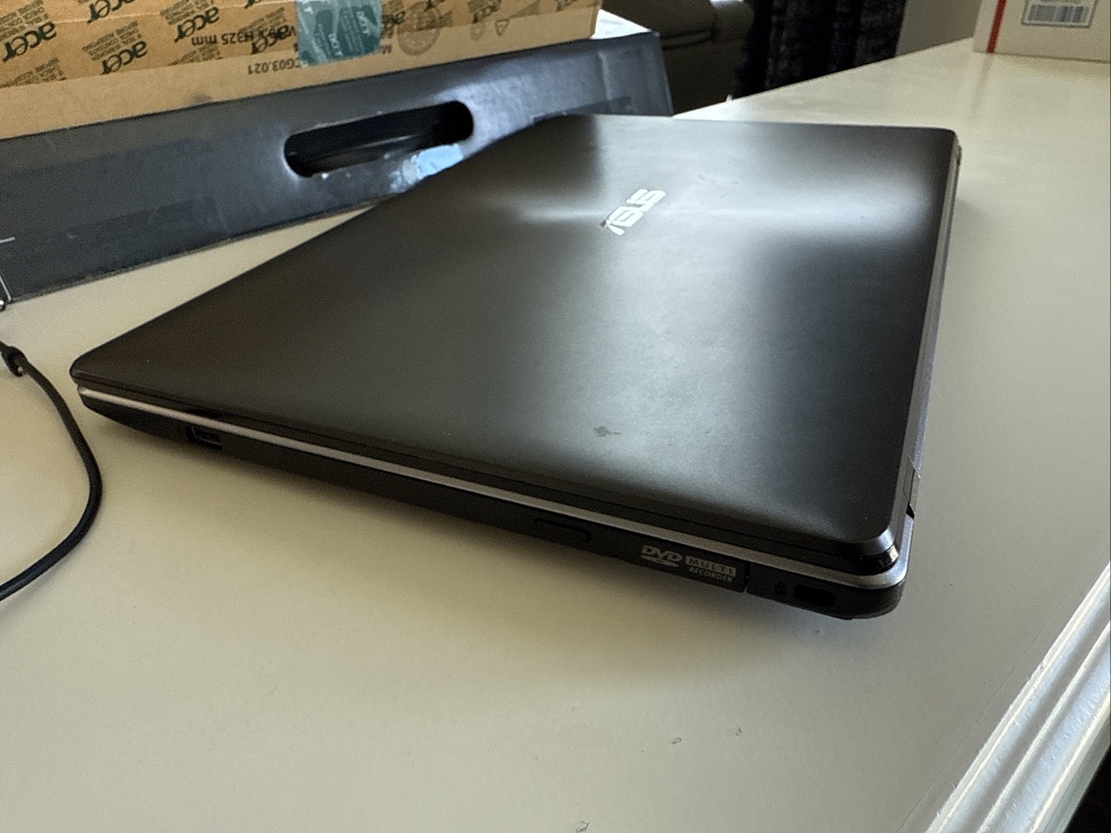 ASUS X550C 15.6 intel i3-3217U 1.8Ghz Ram DDR3 8GB SSD 120Gb OEM Adapter Win10 H