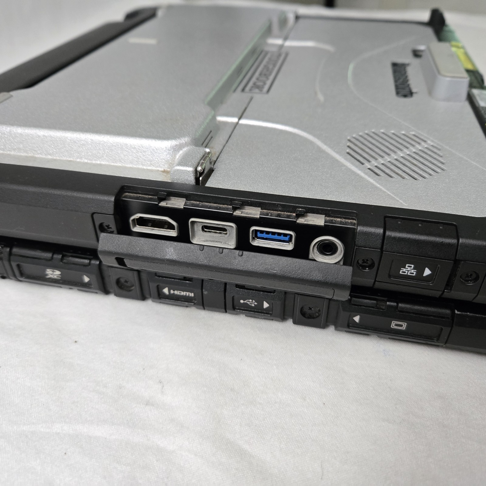 Panasonic Toughbook CF-33 i7-10810U 1.10GHz 512GB SSD 32GB Ram 4G GPS — Grade B