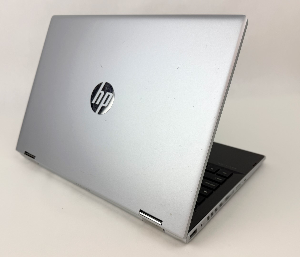 HP Pavilion x360 14m-cd0001dx 14″ HD Touch i3-8130U 8GB 512GB W11H
