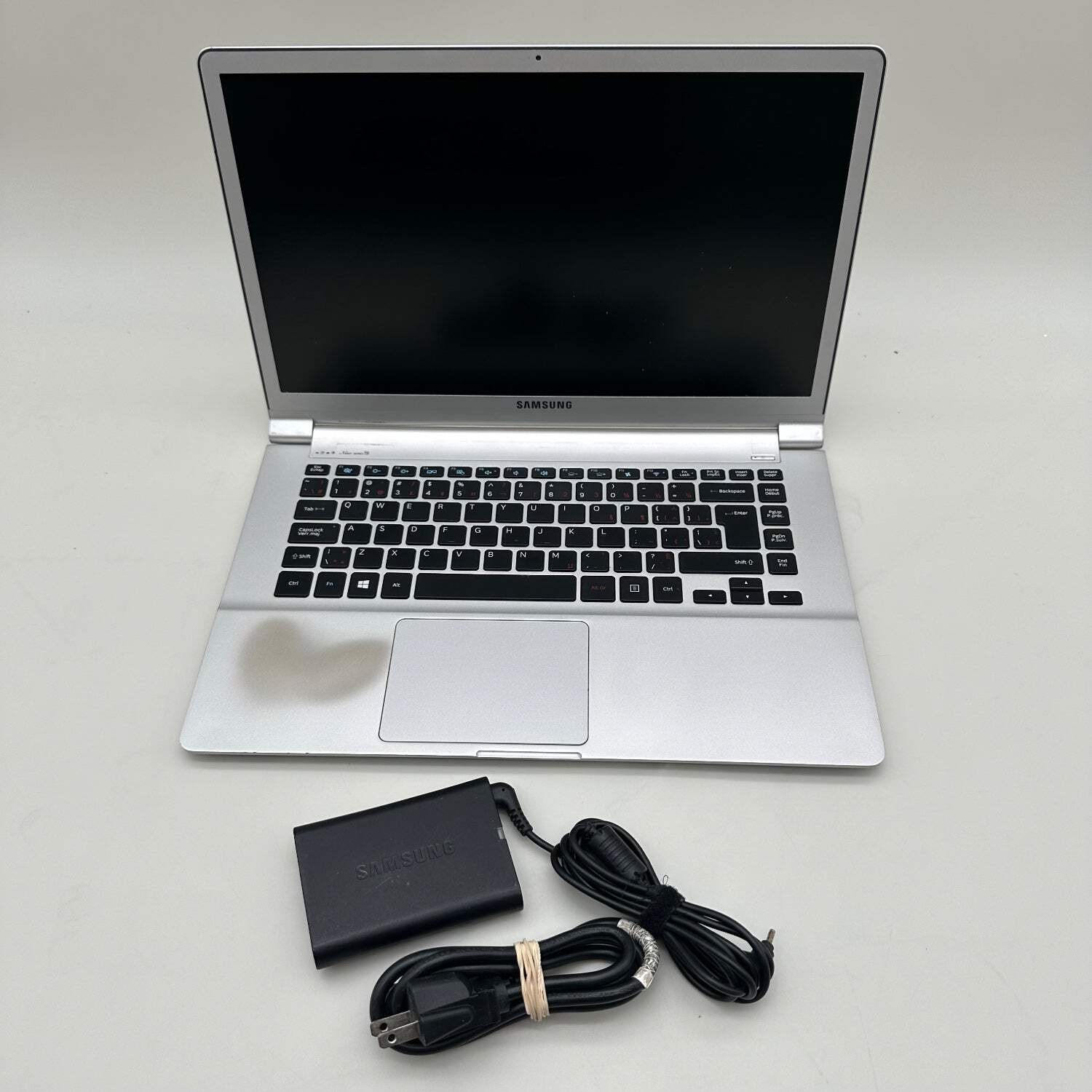 Samsung Galaxy Notebook NP900X4D 13.3″ i7-3517U 1.9GHz 8GB RAM 126GB SSD
