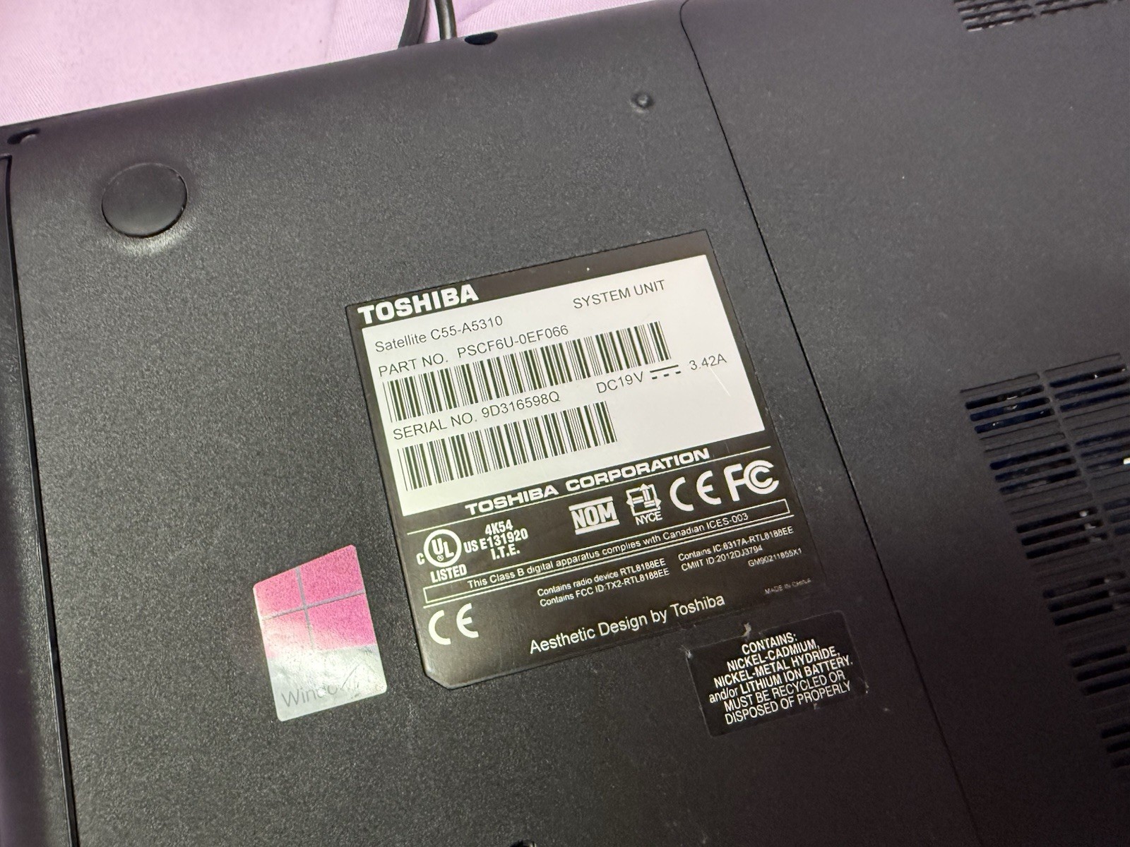 TOSHIBA 15.6″ Satellite C55-A5310 Laptop Windows 8.1 Core 13 For Parts or Repair