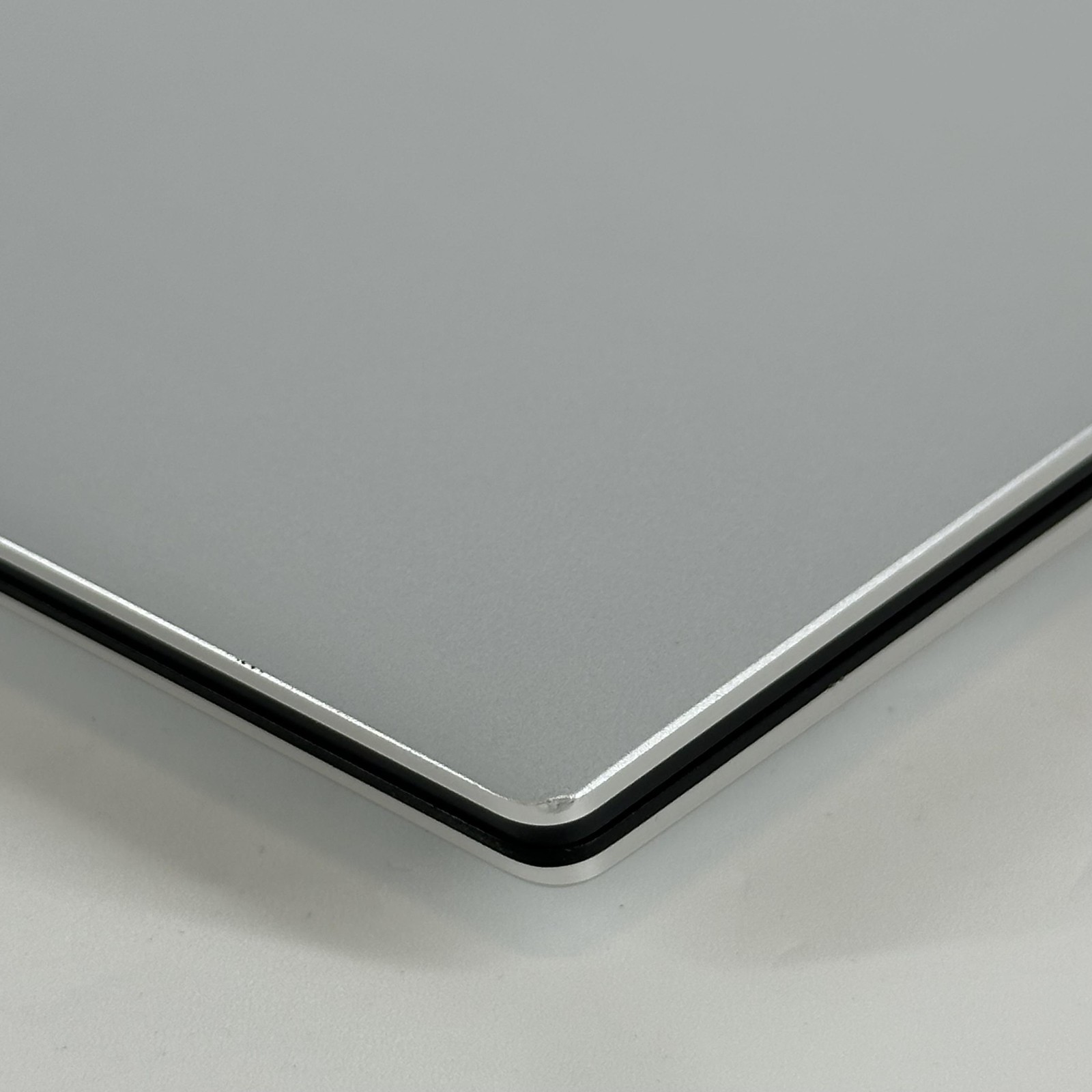 Dell XPS 15 9520 FHD+ 2.3 GHz i7-12700H 16GB 512GB SSD NVIDIA RTX 3050 Very Good