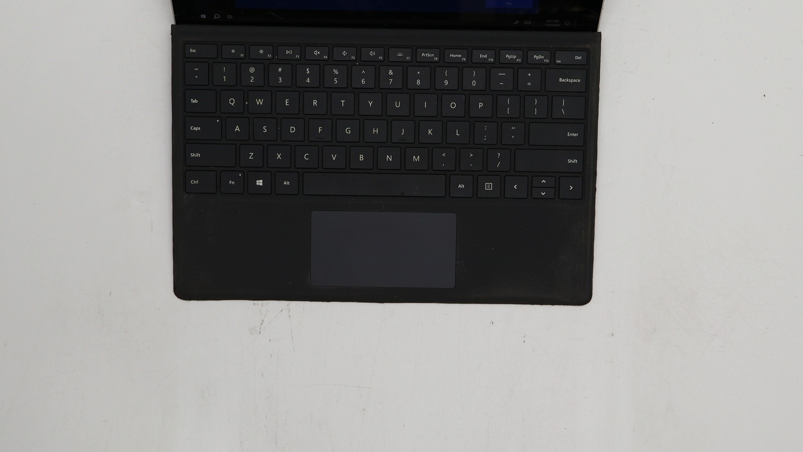 Microsoft Surface Pro 12″ i7-7660u 8GB 256GB – Fair READ DESC