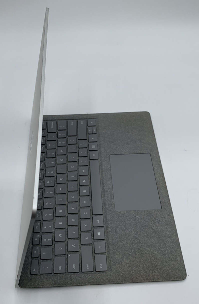 Microsoft Surface Laptop 2 1769 i7-8650U 1.9GHz 8GB DDR4 256GB SSD Silver C/Dent