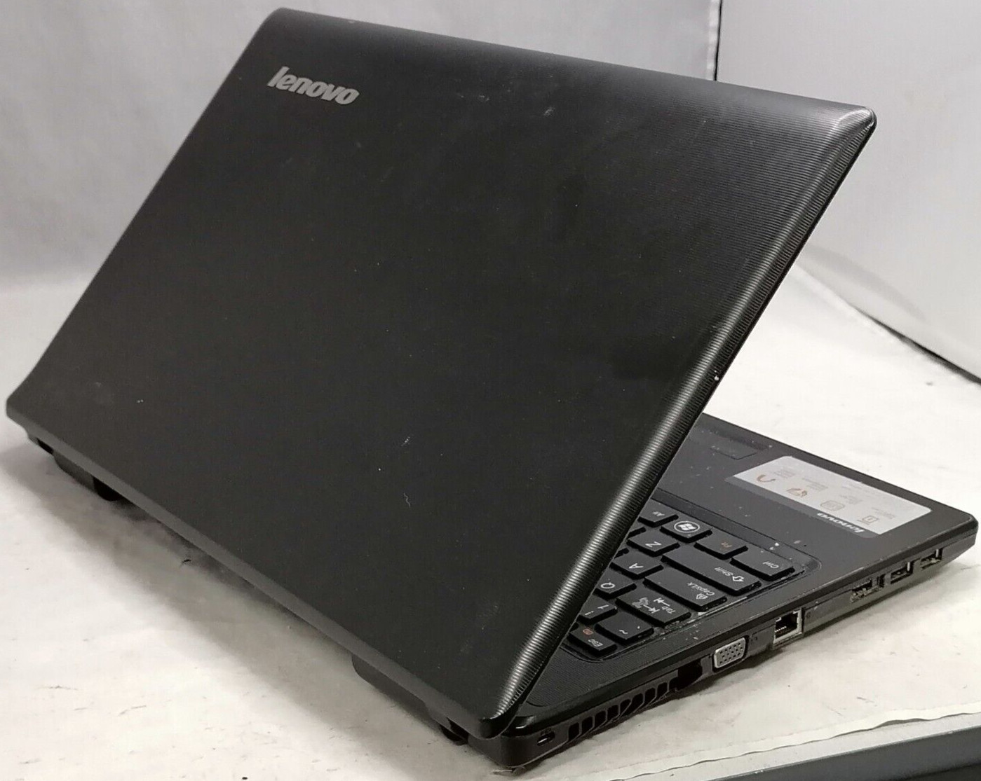FOR PARTS 15.6″ Lenovo G575 (AMD E300/NO RAM/NO HDD)