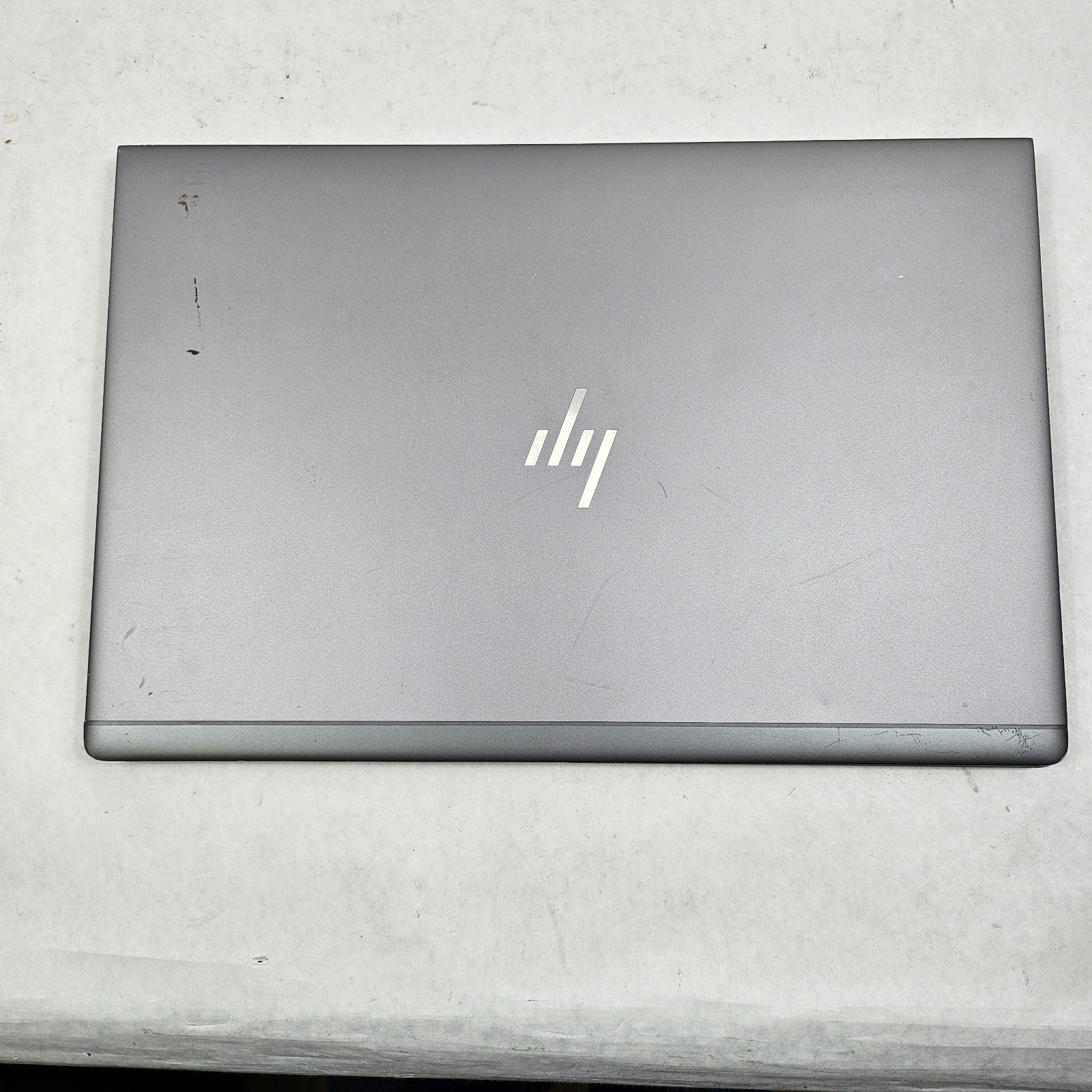 HP ZBook 15u G5 15.6 FHD i7-8550U 16GB 512GB SSD AMD Radeon Pro WX 3100 *Read