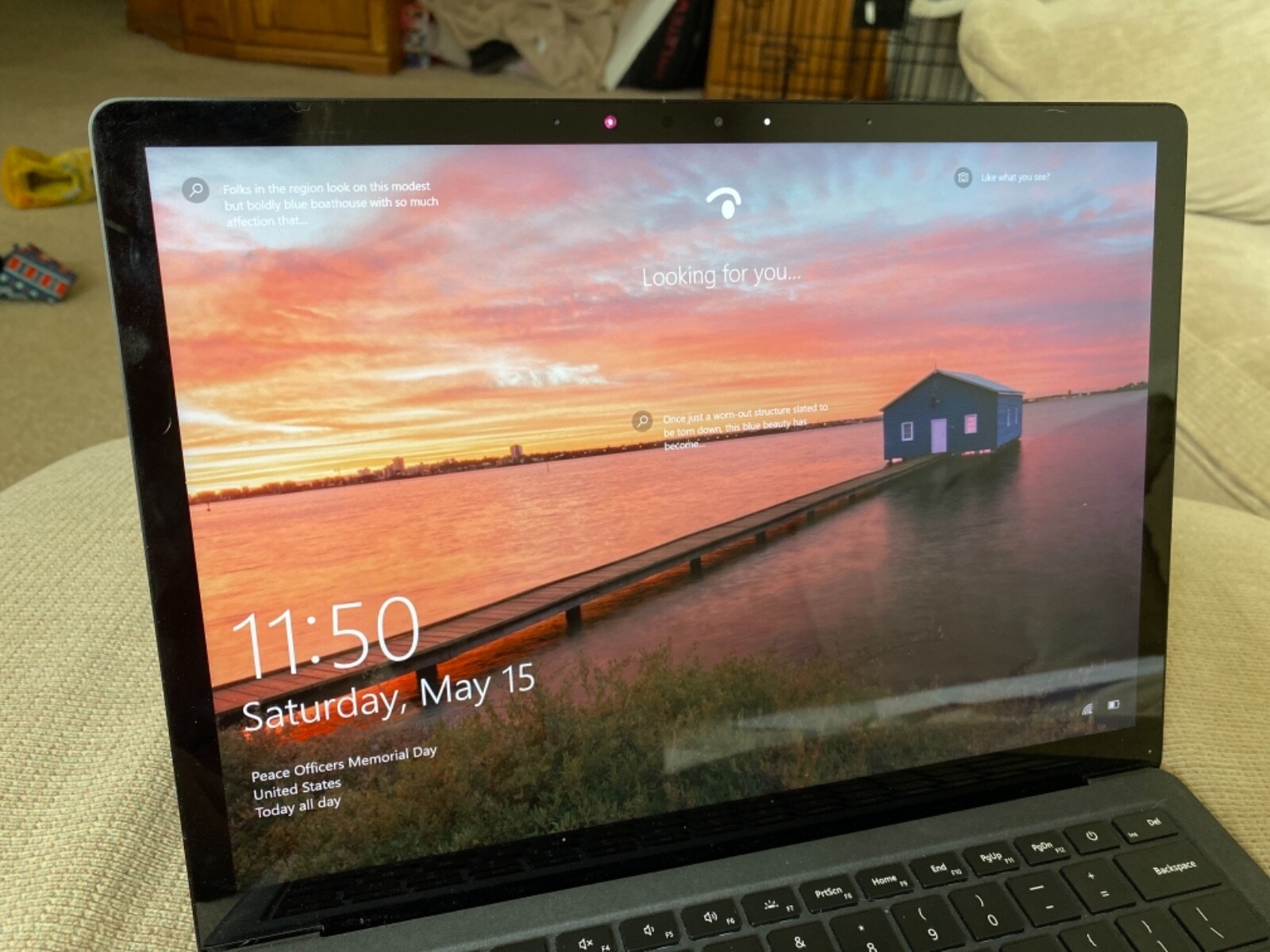 Microsoft Surface Laptop 2 13.5″(256GB, Intel Core i5 8th Gen., 8GB) Touchscreen