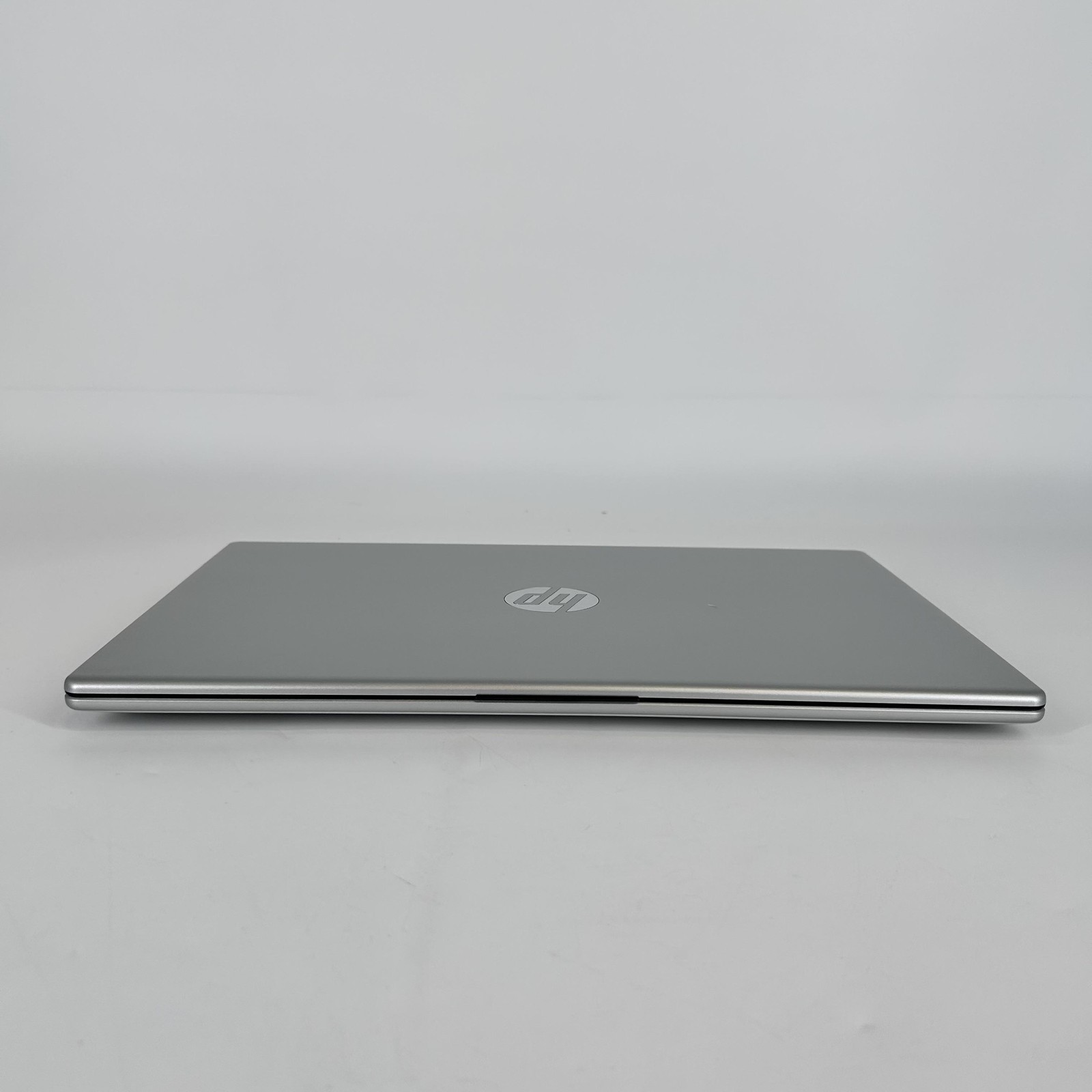 HP Laptop 15-fd0127dx FHD TOUCH 1.8 GHz Core 7 150U 16GB 512GB SSD Excellent