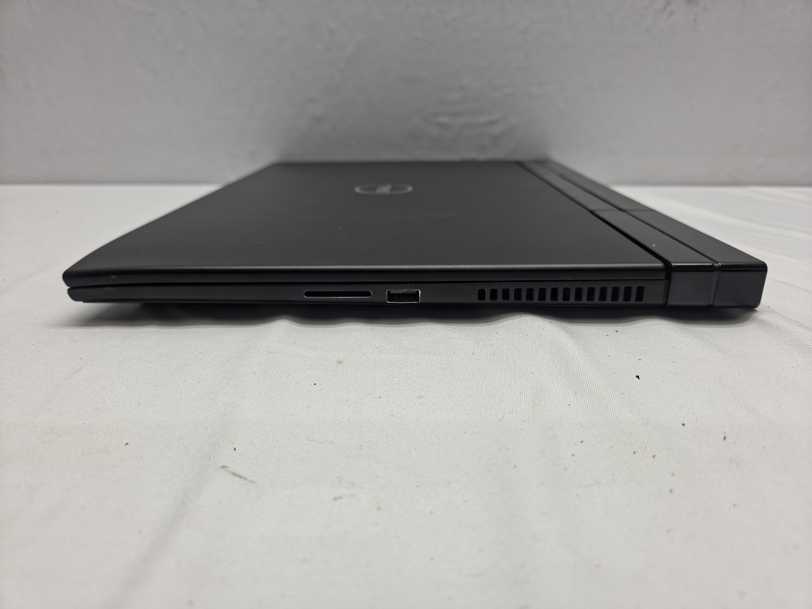 Bad Dell G7 7500 15.6″ OLED i7-10750H 8GB RAM 256GB SSD GeForce RTX 2070 Max-Q