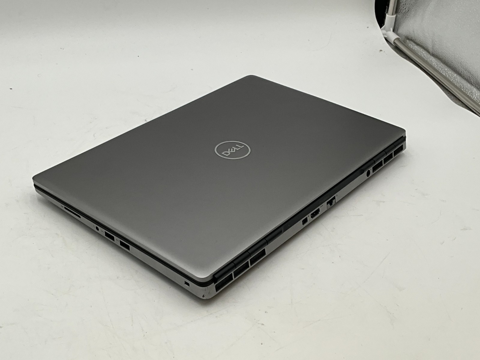 DELL Precision 7560 i7-11850H 2.50g 32GB 1tb T1200 15.6″ WIN11 Laptop 8T0F2J3