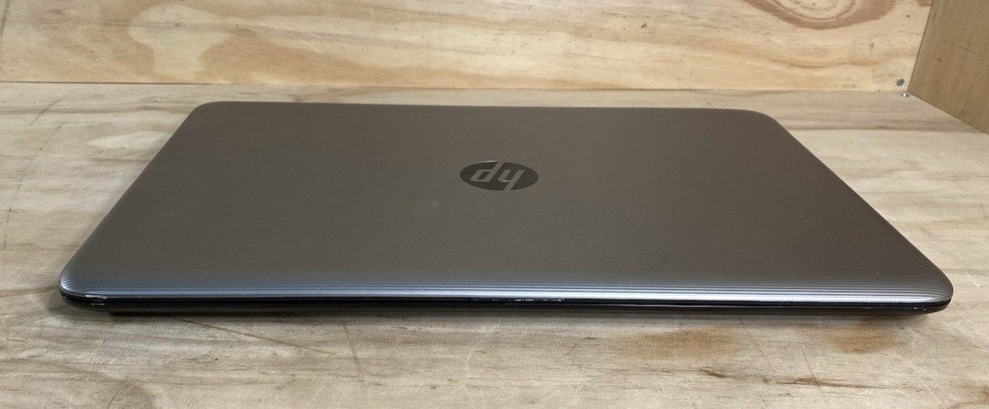 HP 15-ba113cl 15.6″ AMD A10-9600P@2.4GHz/16GB DDR4 RAM/960 GB SSD/Win11H