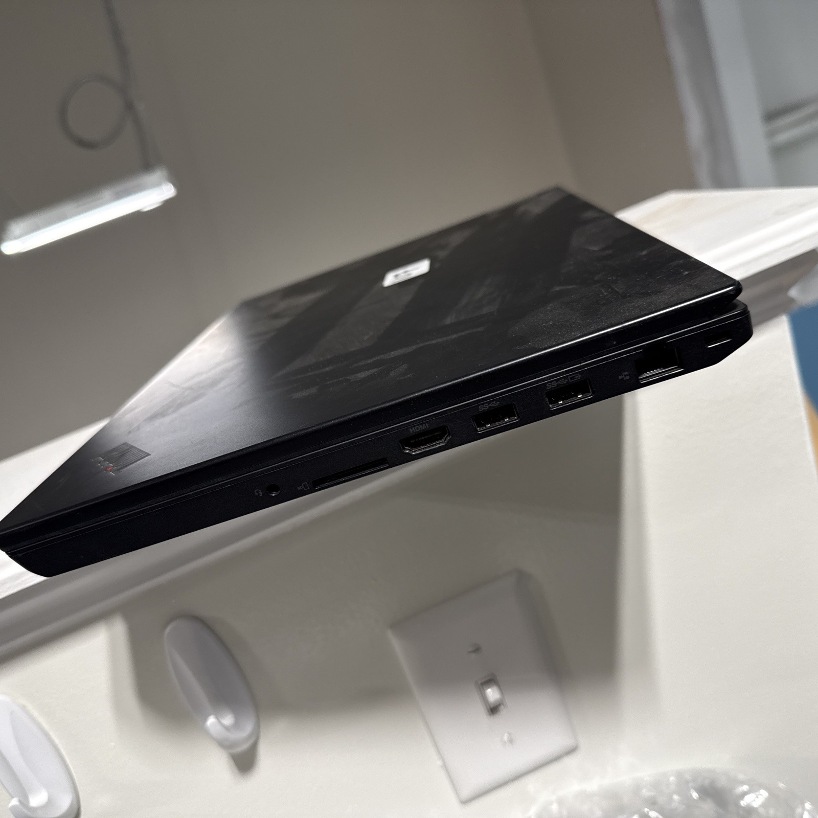 LENOVO THINKPAD P15V GEN 3 15.6″ CORE i7-12700H 2.3GHz – NO RAM SDD AC – AS IS