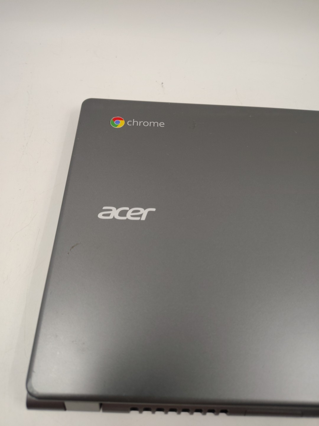 Acer Chromebook C720 Series ZHN 11.6″ Laptop Without AC Adapter For Parts As Is!