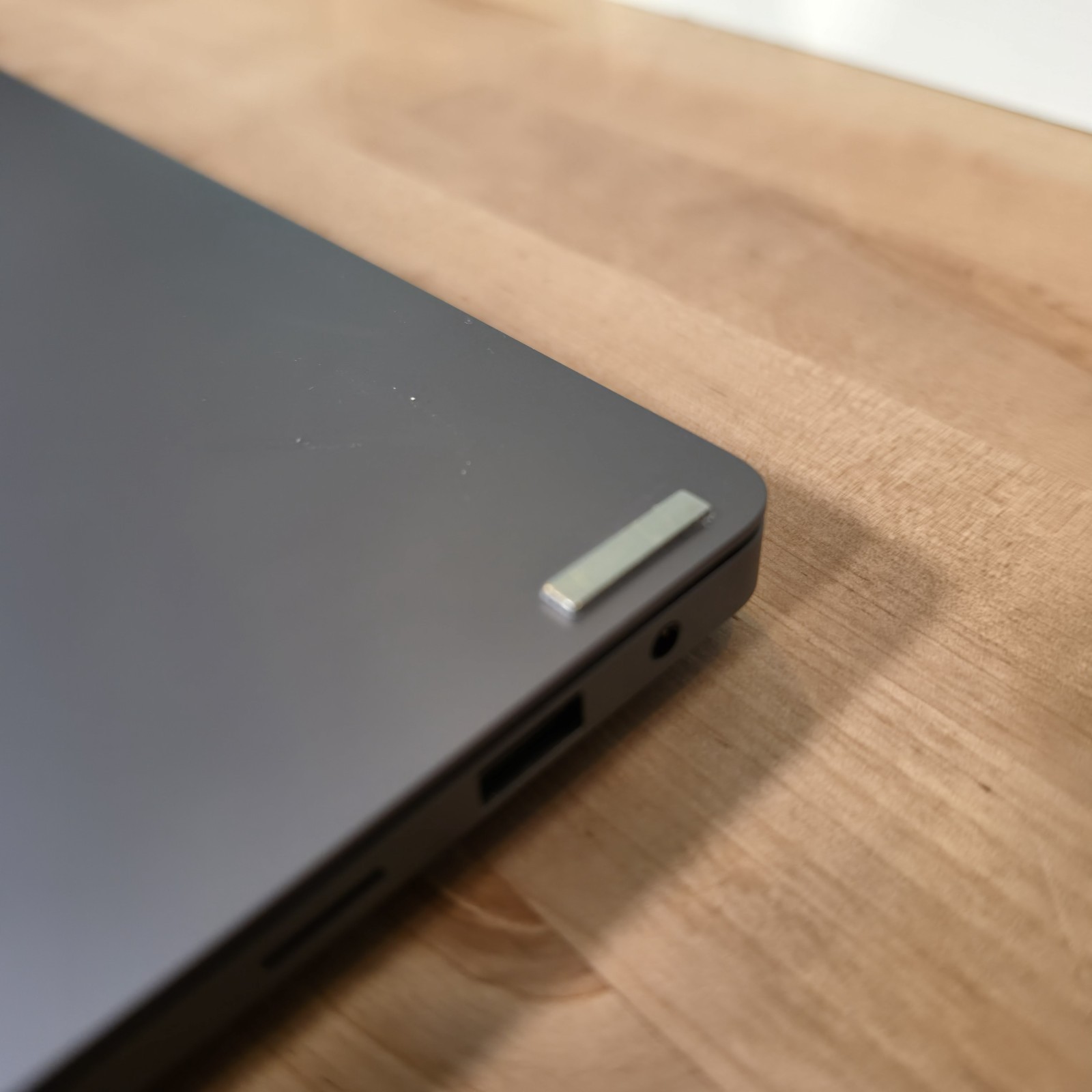 Samsung Galaxy Book 4 Ultra 9 RTX 4070 32GB RAM 1 TB SSD OLED