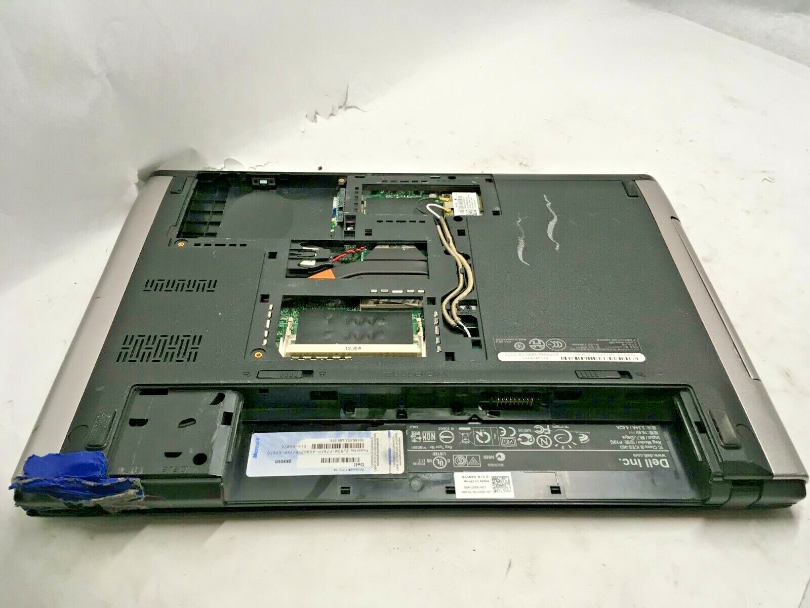 Dell Vostro 3400 14″ Intel Core i5 Laptop For Parts Broken LCD Screen NO HDD JR