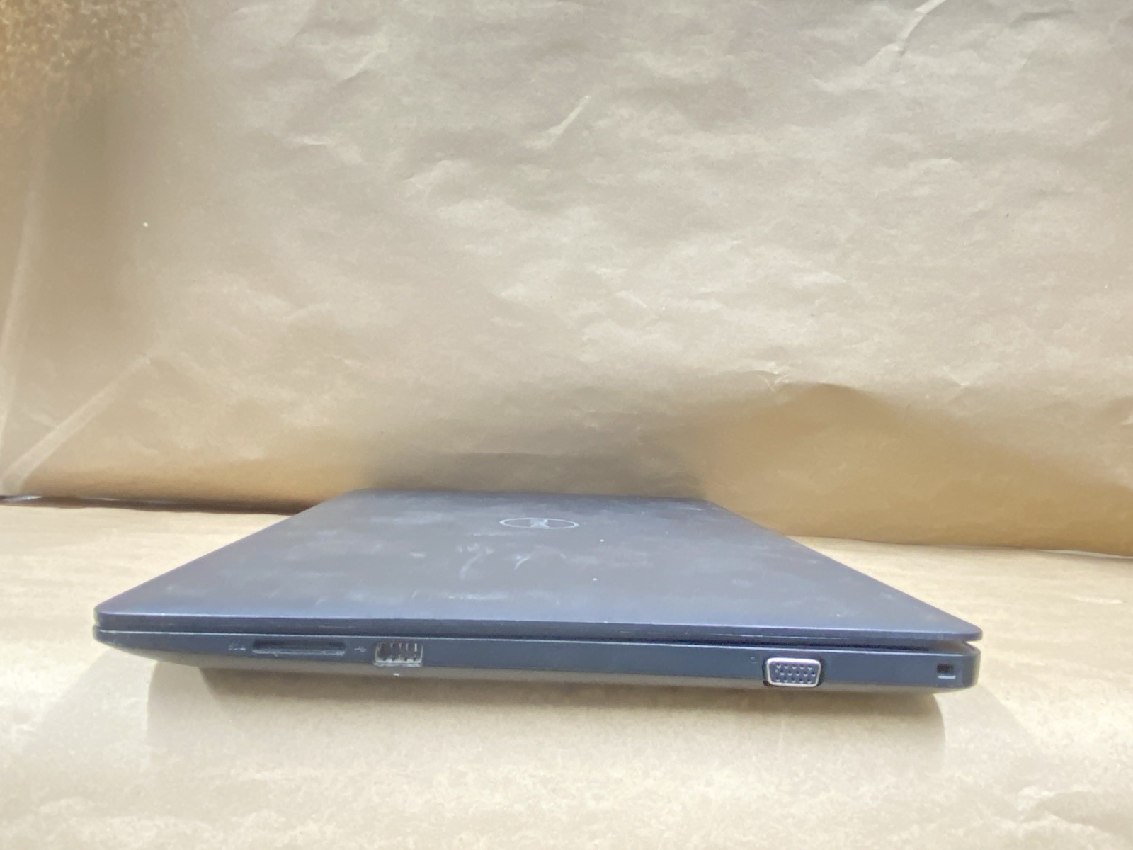 Dell Latitude 3590 – 15.5″ HD – i5-8250U – 8GB – 256GB SSD – Win 10 Pro – READ
