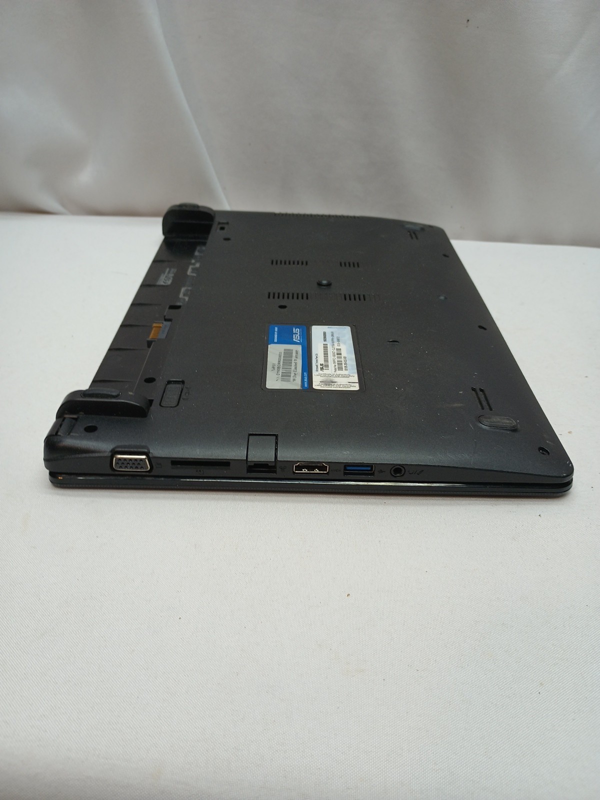 Asus X401U Laptop No Battery For Parts Or Repair Only Did Not Power On