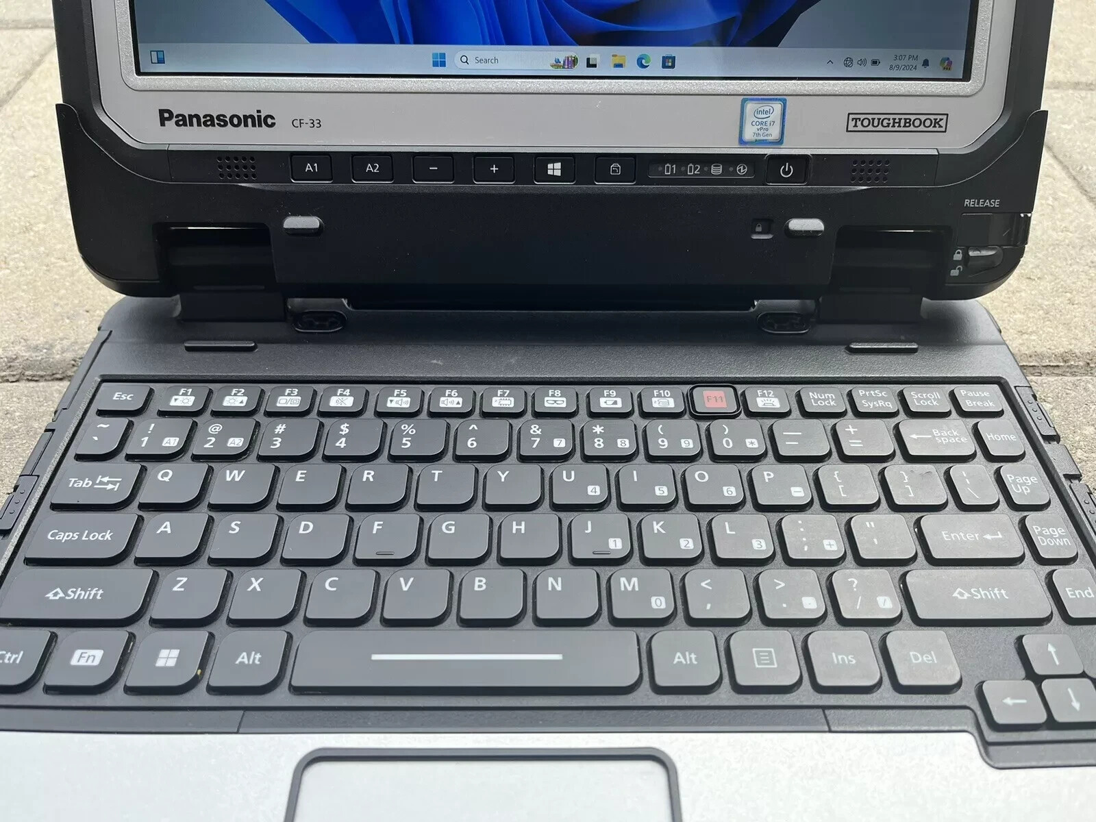 Panasonic Toughbook CF-33 2.80GHz Win 11 Core i7-7600U 16GB RAM 512GB SSD